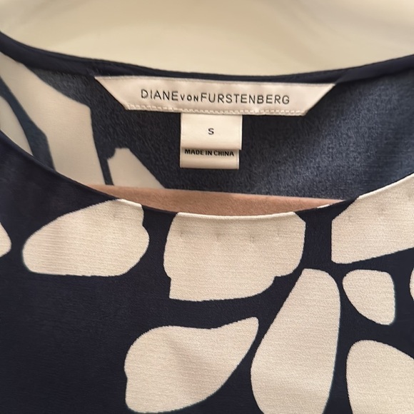 DVF Diane Von Furstenberg vacation Harriet geometric print navy blue dress - Picture 4 of 8